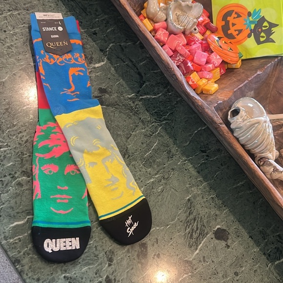 NWT Stance Queen Hot Space Socks
Colorblock 13" - Picture 2 of 13